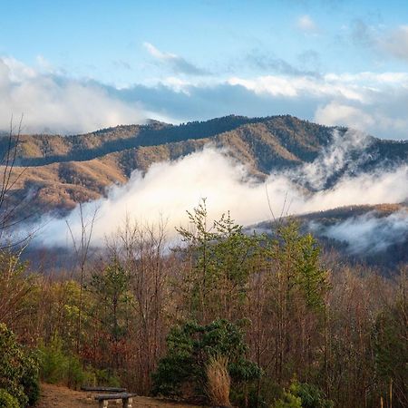 Real Log Cabin With Amazing Views, Hot Tub, Sauna, Games جاتلينبرج المظهر الخارجي الصورة