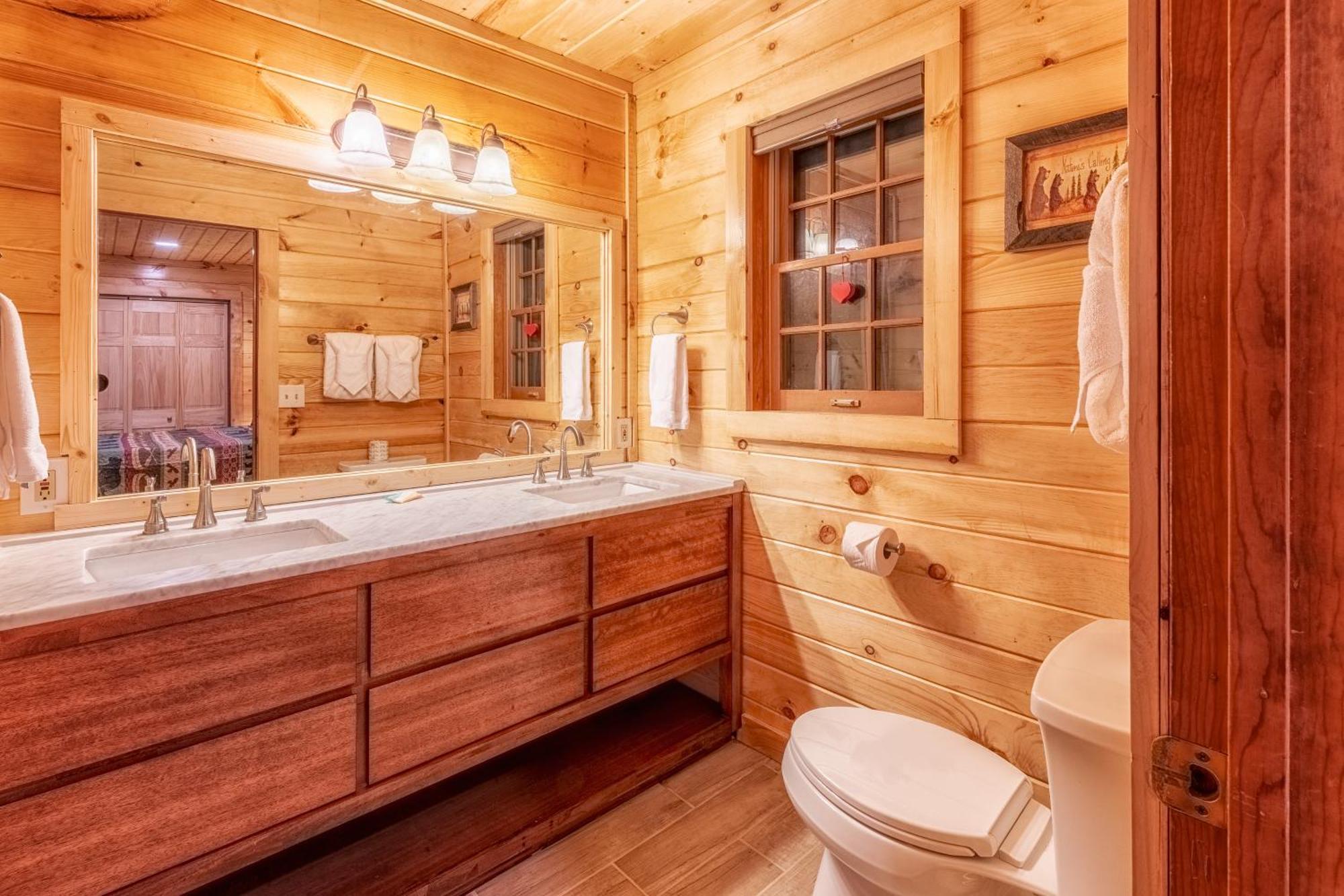 Real Log Cabin With Amazing Views, Hot Tub, Sauna, Games جاتلينبرج المظهر الخارجي الصورة