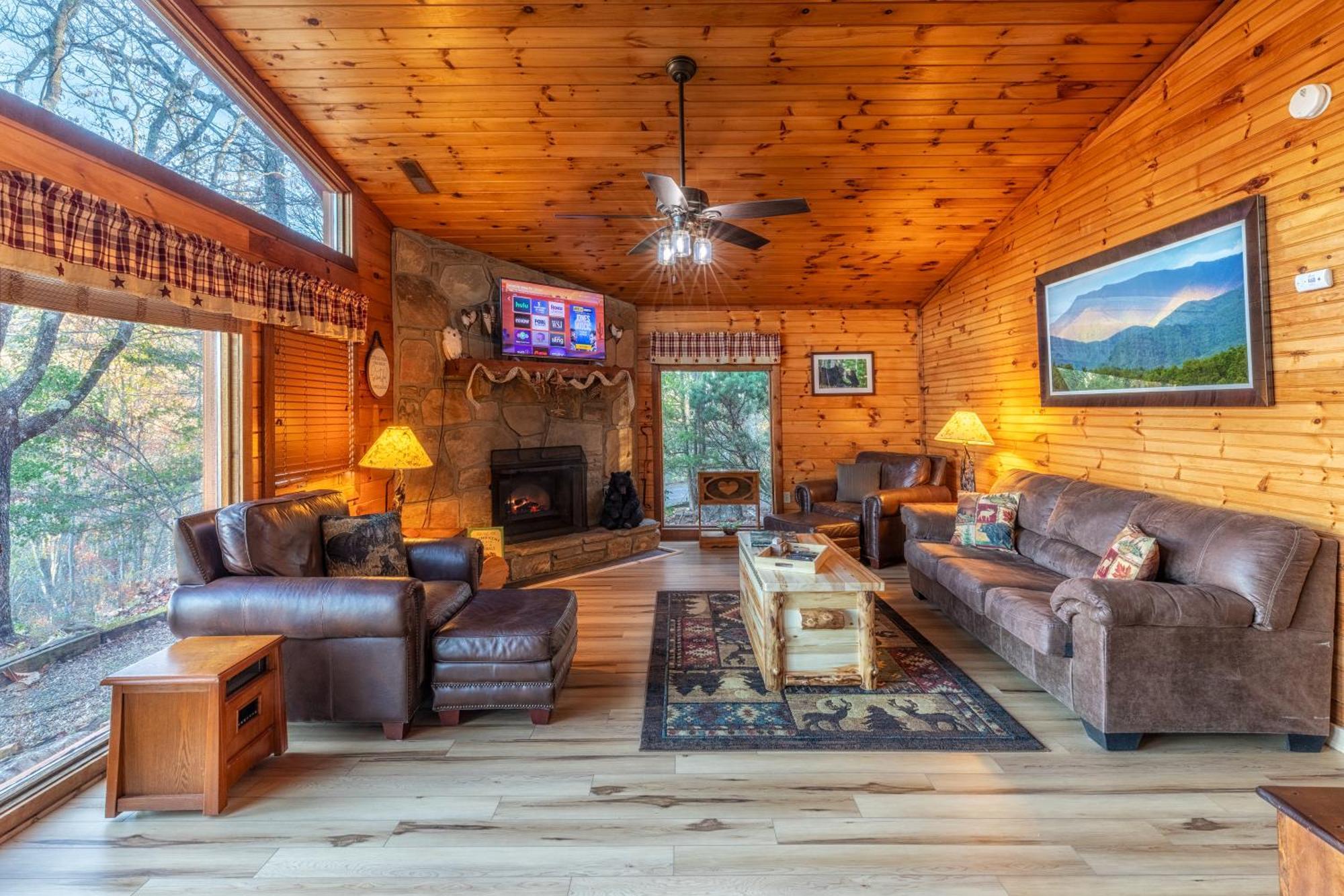 Real Log Cabin With Amazing Views, Hot Tub, Sauna, Games جاتلينبرج المظهر الخارجي الصورة
