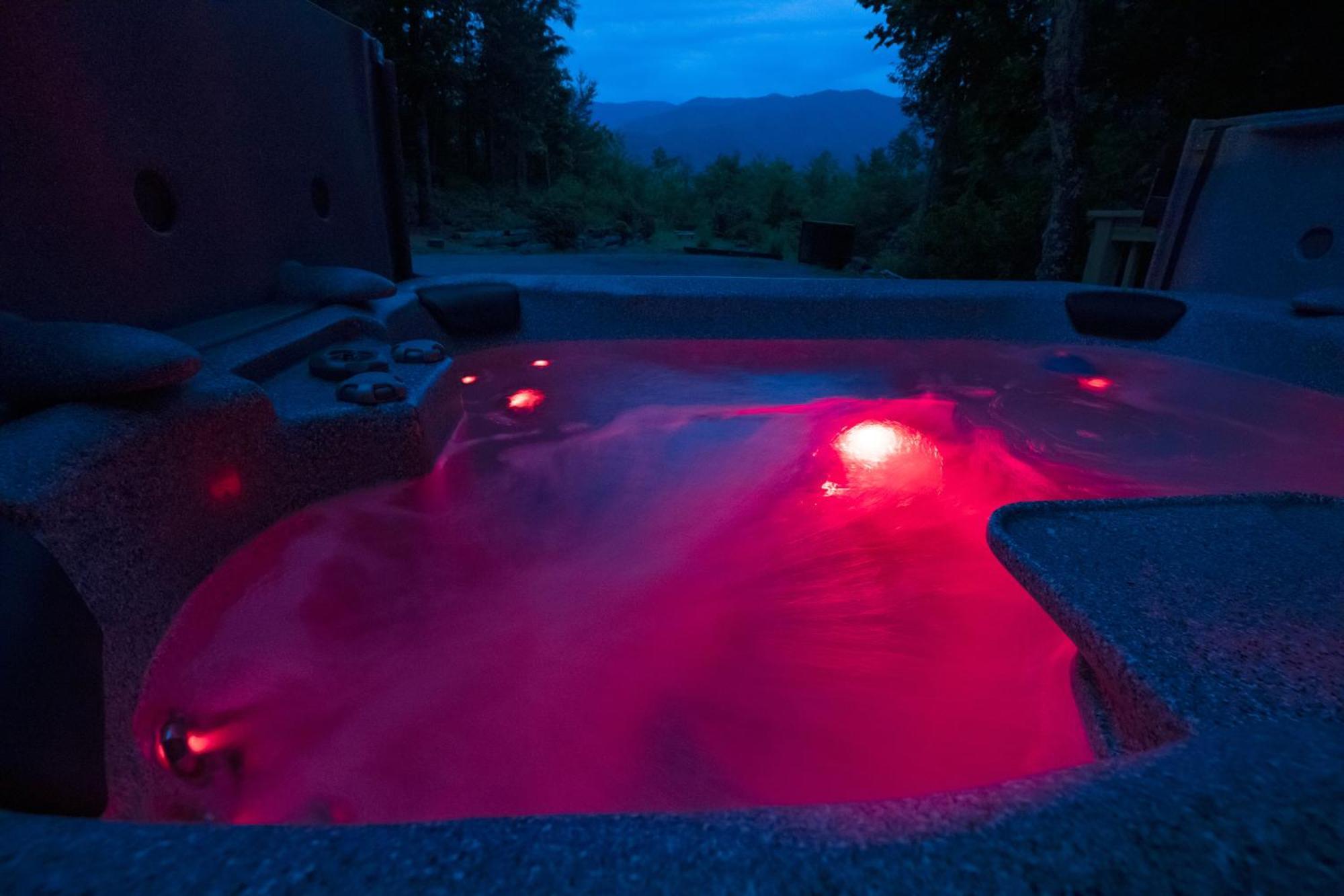 Real Log Cabin With Amazing Views, Hot Tub, Sauna, Games جاتلينبرج المظهر الخارجي الصورة