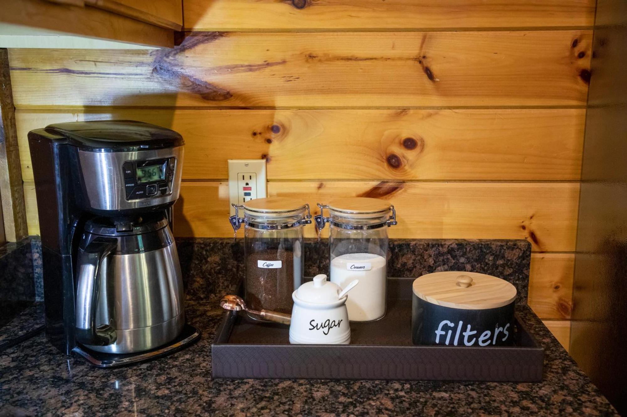 Real Log Cabin With Amazing Views, Hot Tub, Sauna, Games جاتلينبرج المظهر الخارجي الصورة