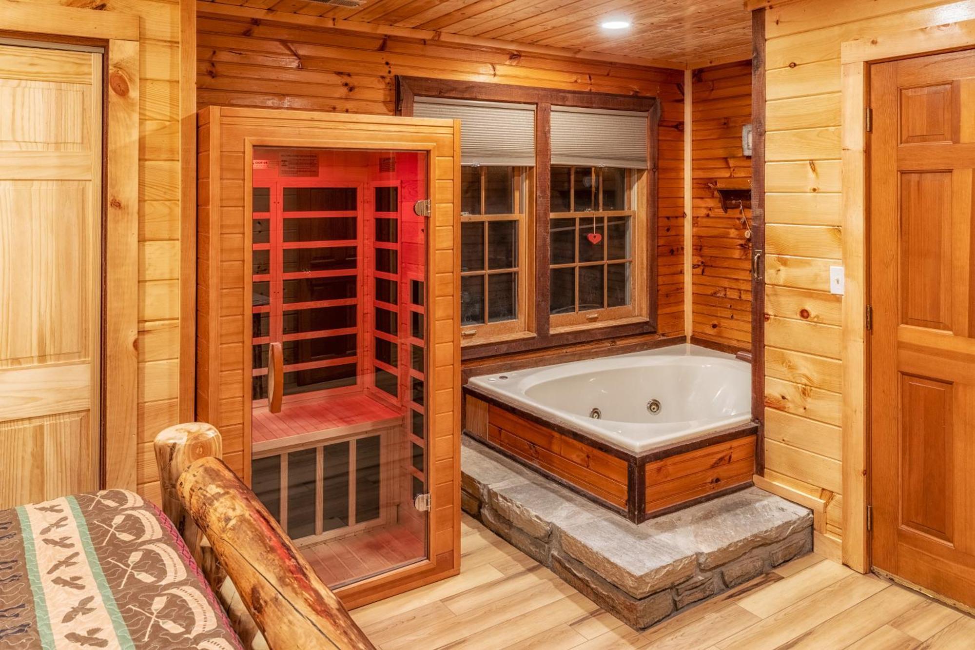 Real Log Cabin With Amazing Views, Hot Tub, Sauna, Games جاتلينبرج المظهر الخارجي الصورة