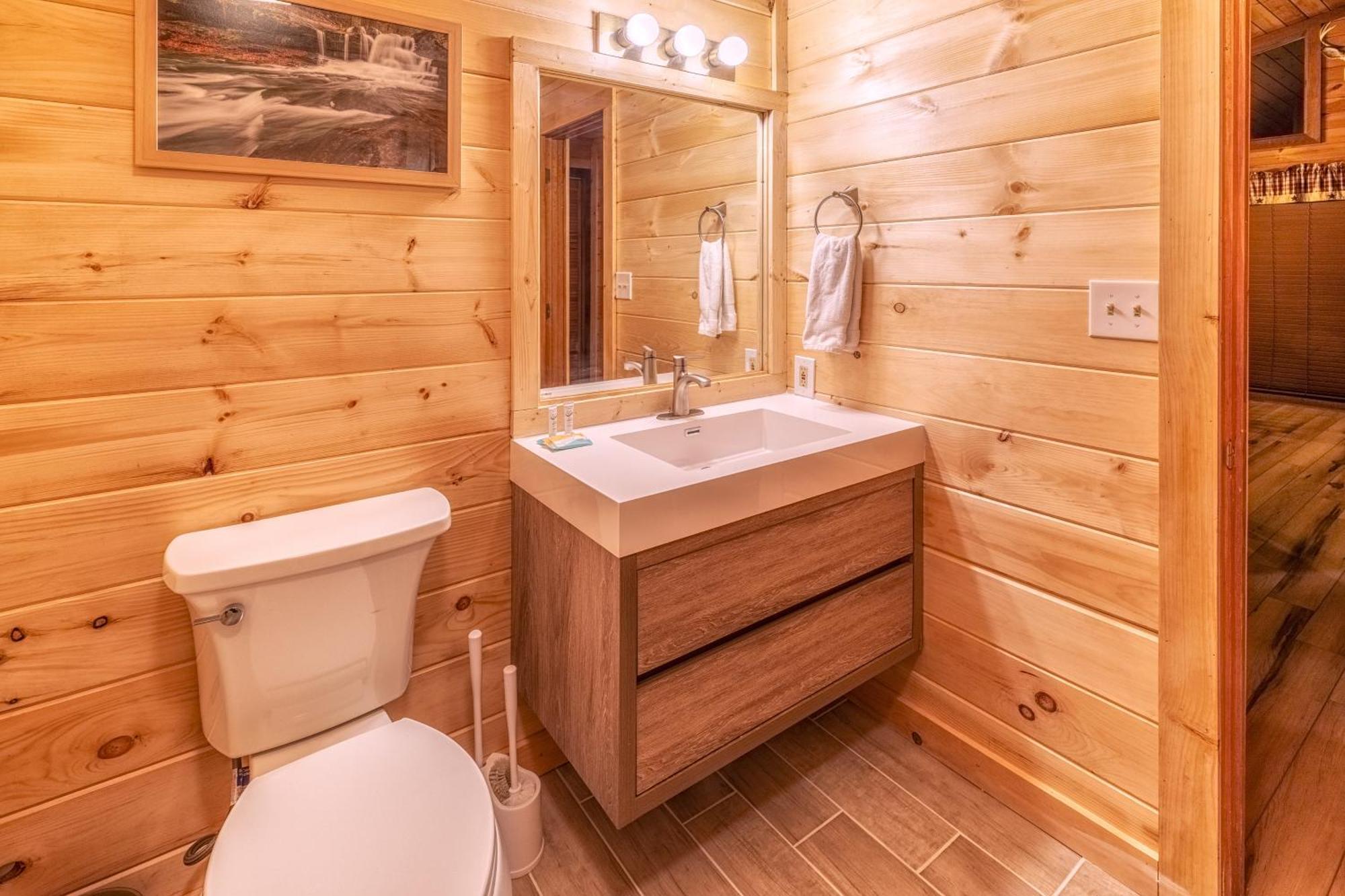 Real Log Cabin With Amazing Views, Hot Tub, Sauna, Games جاتلينبرج المظهر الخارجي الصورة
