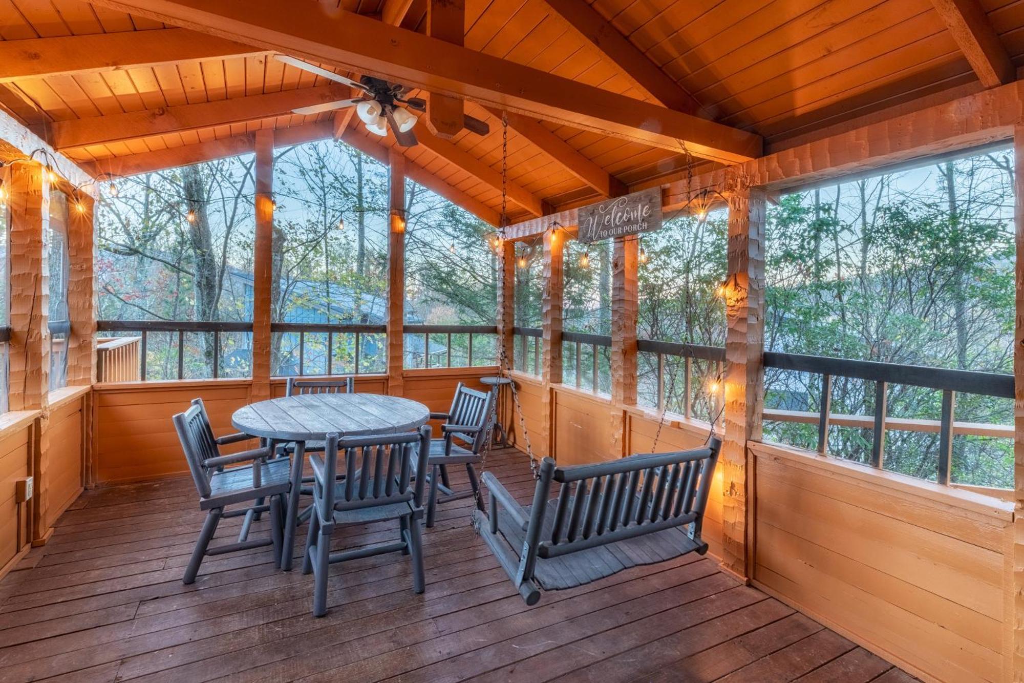 Real Log Cabin With Amazing Views, Hot Tub, Sauna, Games جاتلينبرج المظهر الخارجي الصورة