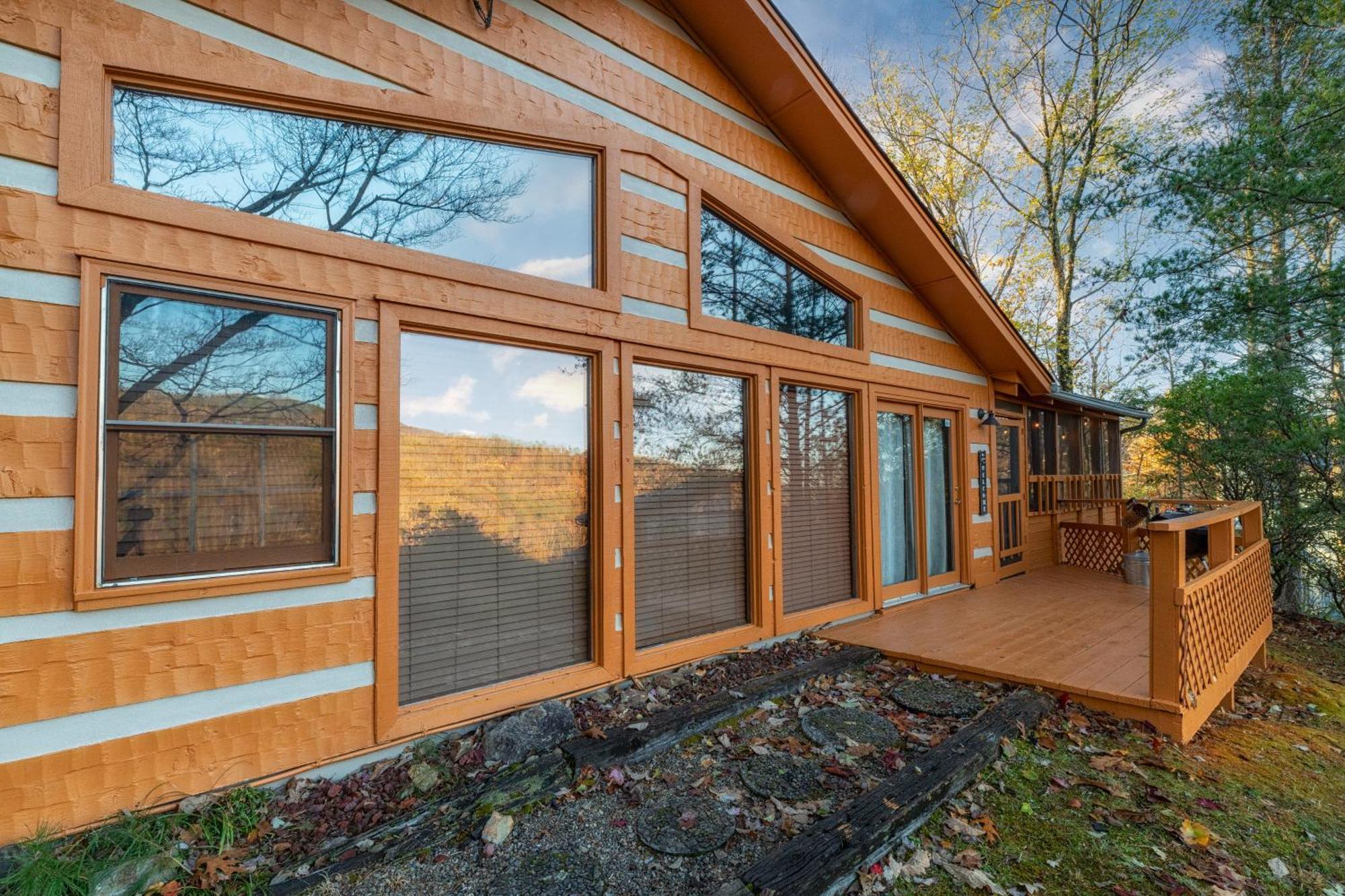 Real Log Cabin With Amazing Views, Hot Tub, Sauna, Games جاتلينبرج المظهر الخارجي الصورة