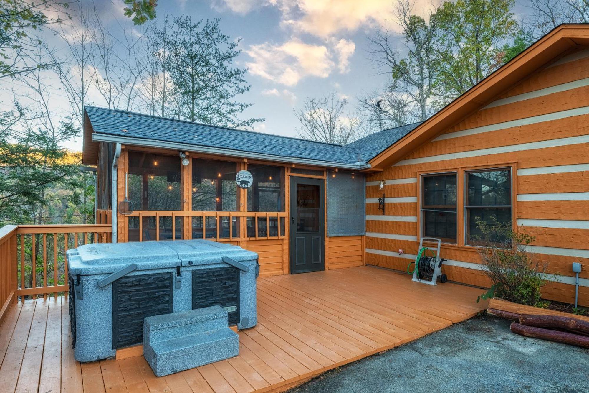 Real Log Cabin With Amazing Views, Hot Tub, Sauna, Games جاتلينبرج المظهر الخارجي الصورة