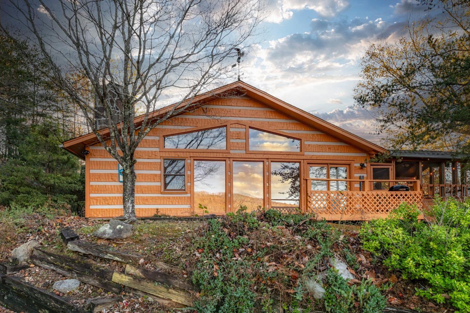Real Log Cabin With Amazing Views, Hot Tub, Sauna, Games جاتلينبرج المظهر الخارجي الصورة