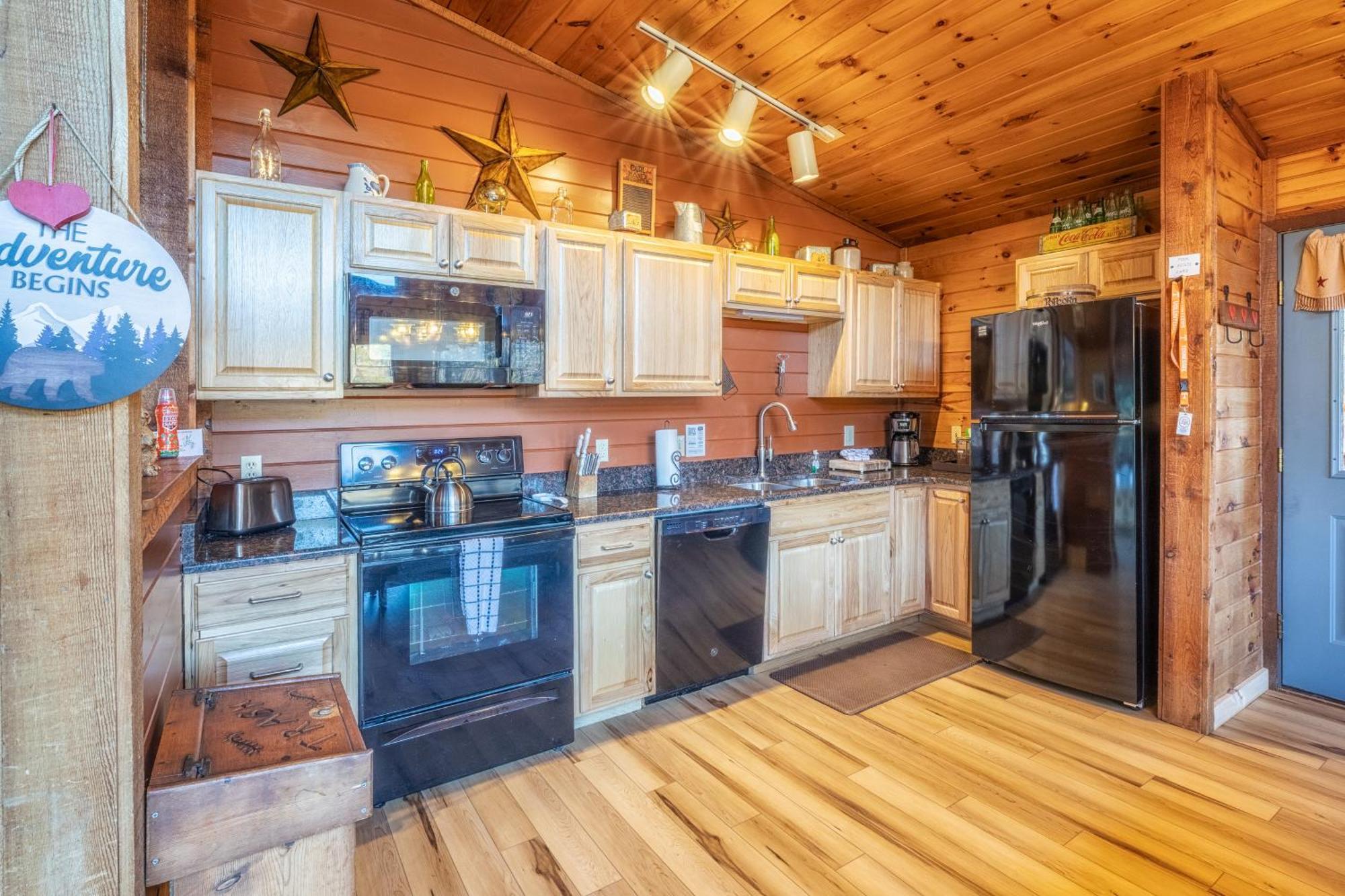 Real Log Cabin With Amazing Views, Hot Tub, Sauna, Games جاتلينبرج المظهر الخارجي الصورة